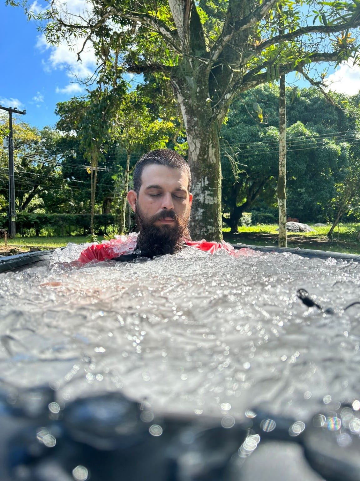 Lucas Fialho respirando no gelo